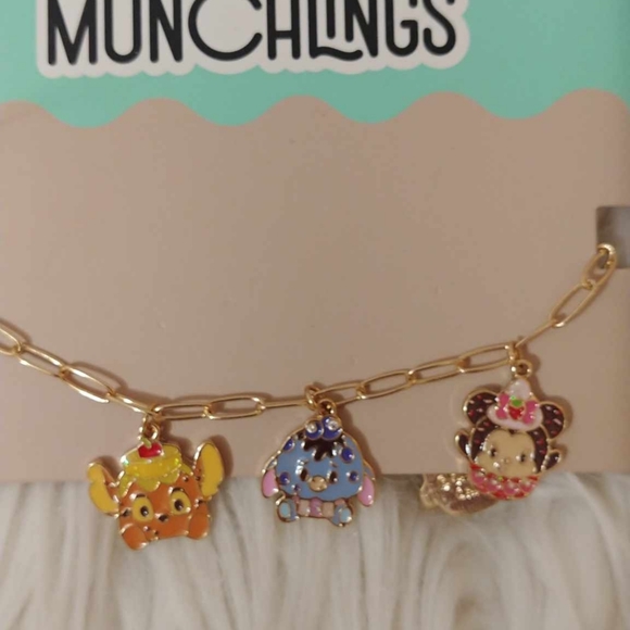 🧁FIRM! NWT 2023 DISNEY MUNCHLINGS CHARM BRACELET - Picture 3 of 8
